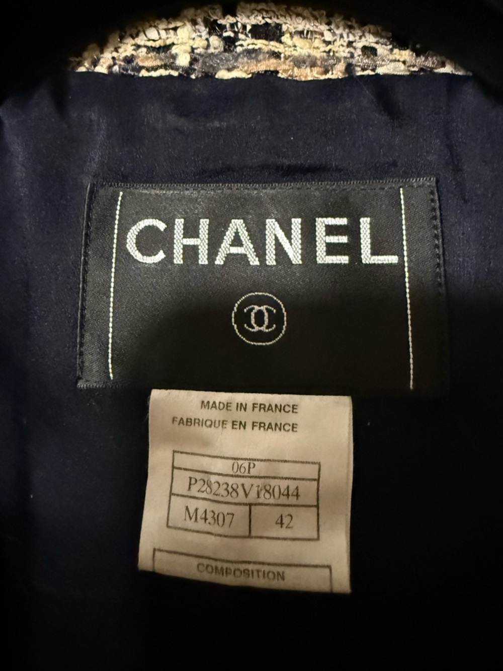 CHANEL ICONIC TWEED JACKET - Picture 11 of 11